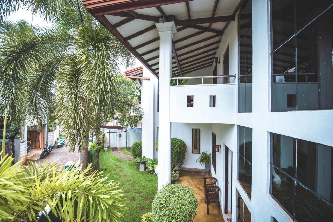 Shakuna Villa Hikkaduwa Exterior photo